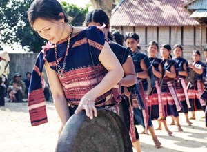 Lễ hội văn hóa Cồng chiêng Tây Nguyên gửi thông điệp mạnh mẽ: hãy cùng chung tay bảo tồn và phát huy kiệt tác di sản truyền khẩu và phi vật thể của nhân loại (Thời sự 3/12/2018)